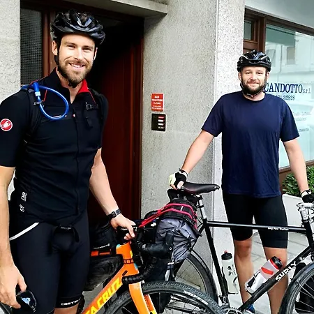 Bed & Breakfast Velocipede *